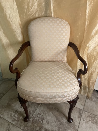 Antique queen anne chair - ,